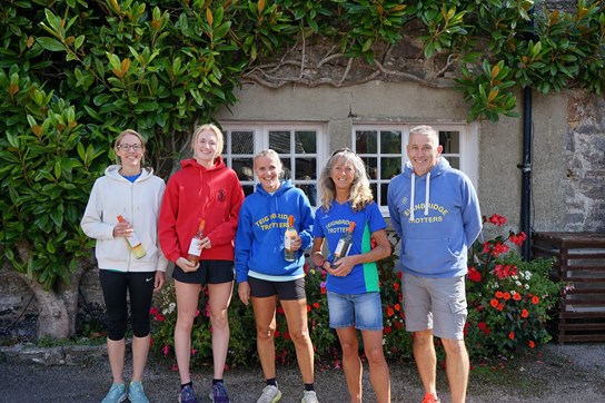 ladies winning team - teignbridge.jpeg